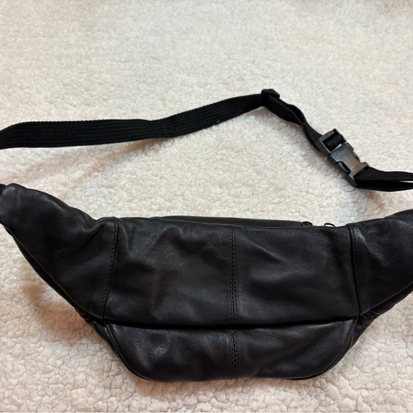Wilsons Leather Black Men's Belt Bag - Picture 2 of 8